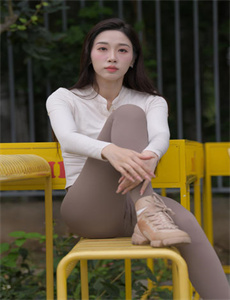 《吻胸摸屁股激烈视频床震播放免费》