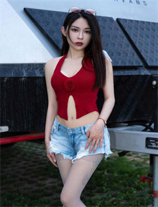 《打烊后仅剩俩个人的沙龙樱花》